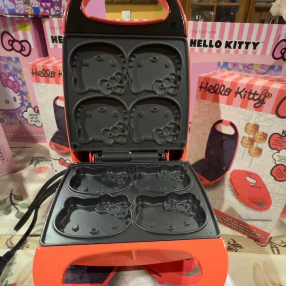 Hello Kitty Mini Waffle Maker